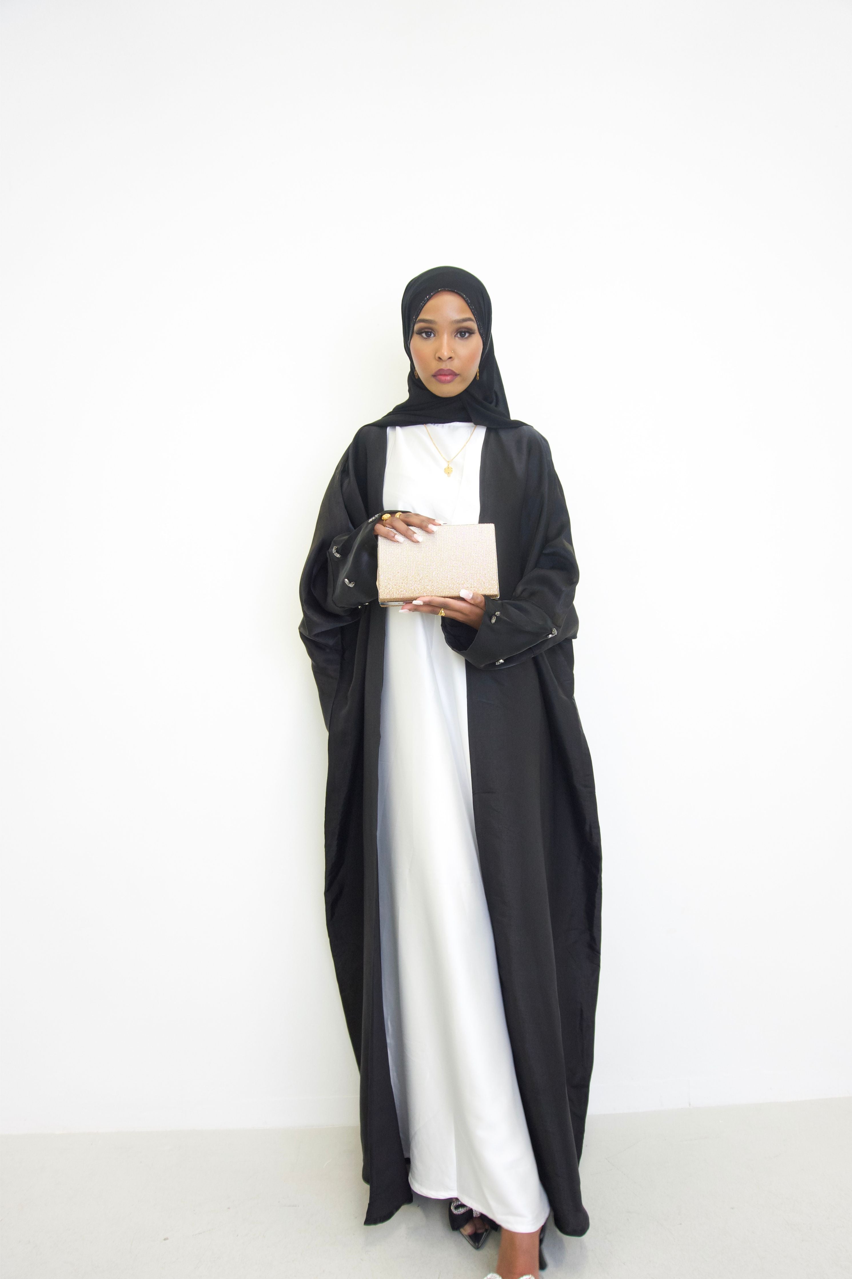 Metallic Black Bahraini Abaya Full