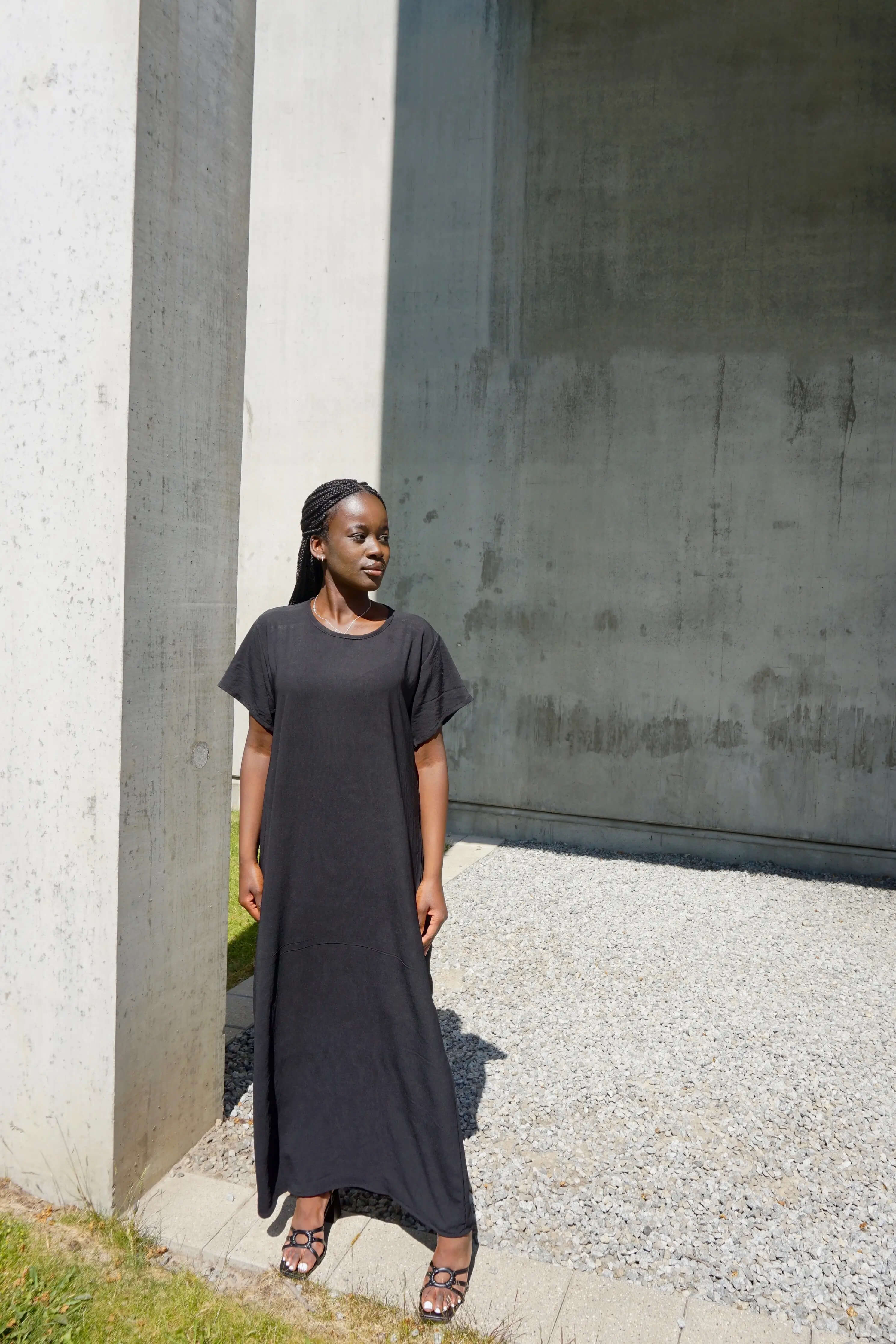 Short sleeve maxi dress in black 