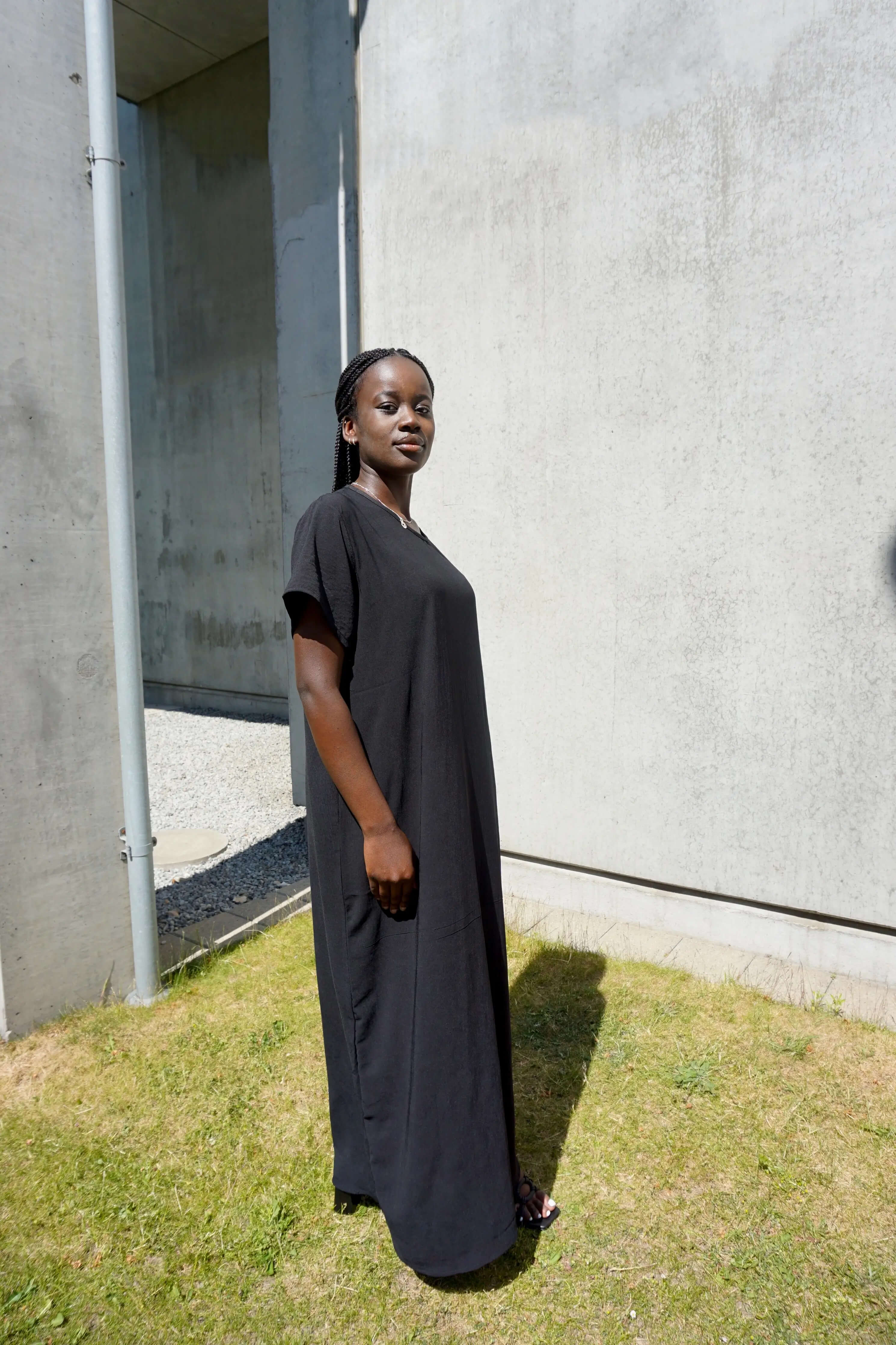 Short sleeve maxi dress in black 